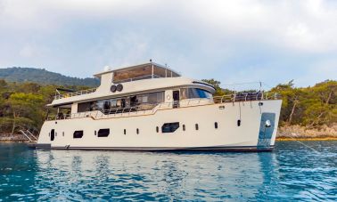 26m-trawler-for-sale-master-3