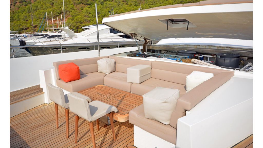 32m Motor Yacht (1)