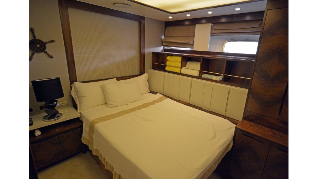 32m Motor Yacht (12)