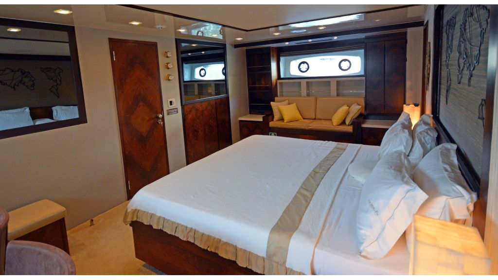 32m Motor Yacht (19)