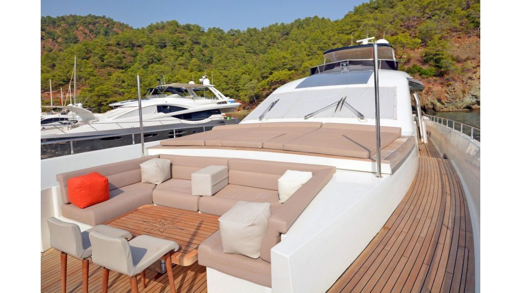 32m Motor Yacht (38)