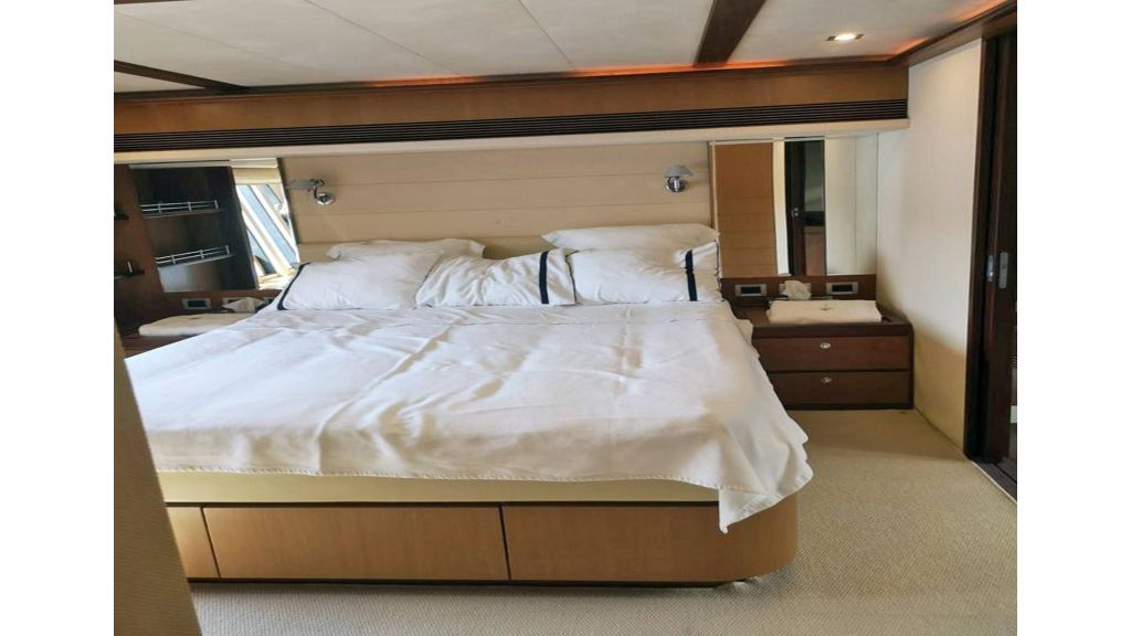 ferretti 731 (1)