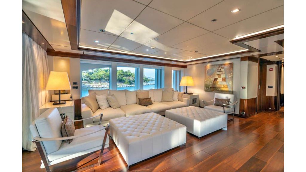50m Displacement Motor Yacht (14)