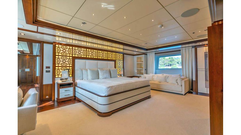 50m Displacement Motor Yacht (7)