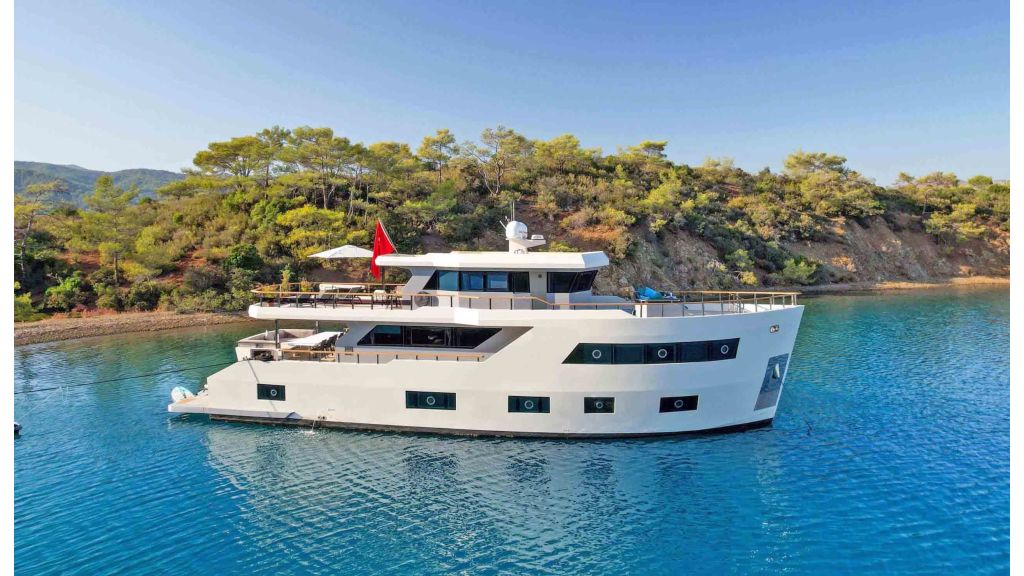 24m EXplorer Yacht (12)