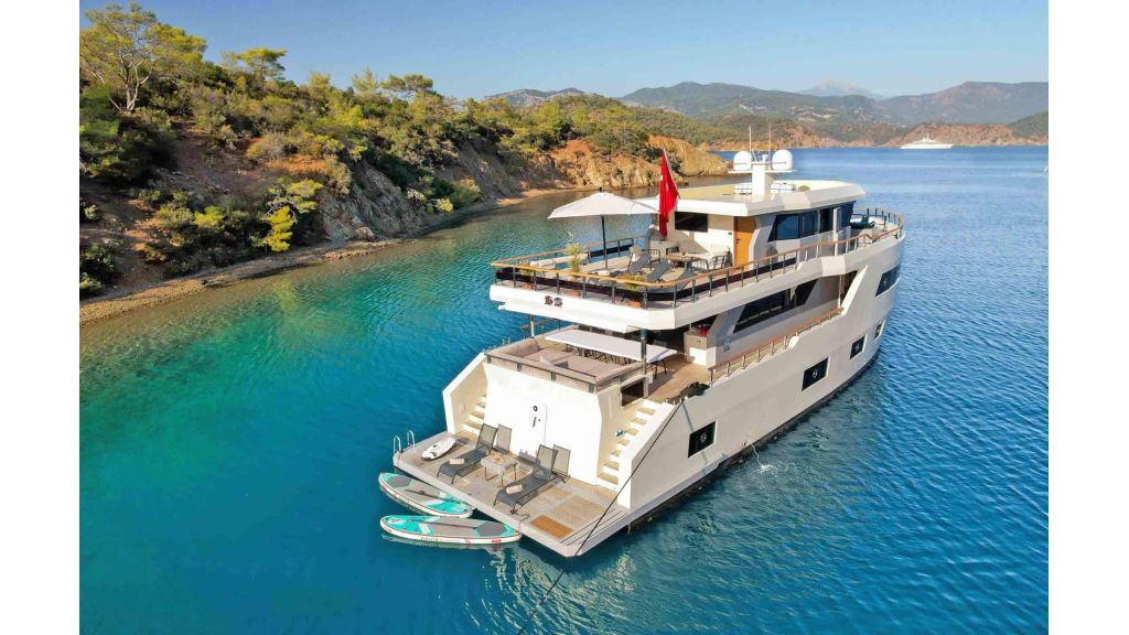 24m EXplorer Yacht (13)