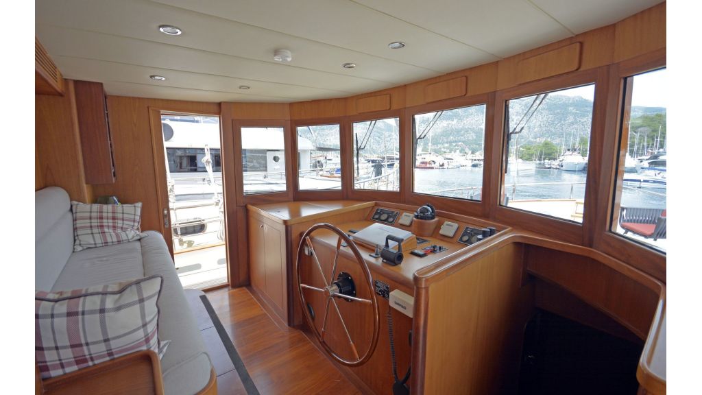 Classic Trawler Yacht 2 (13)