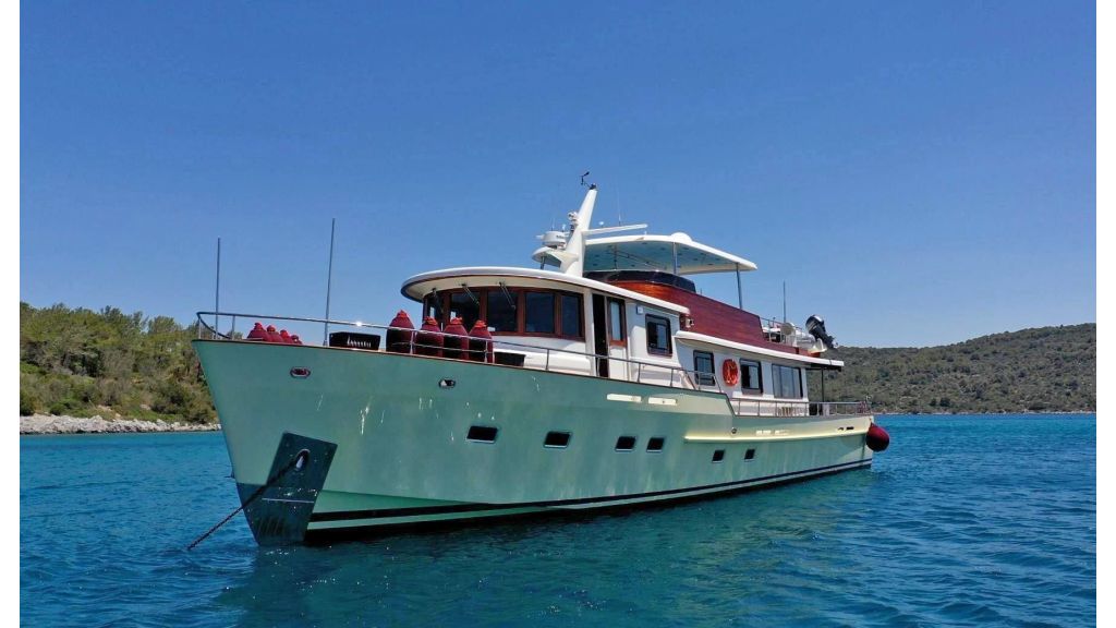 Classic Trawler Yacht 2 (29)