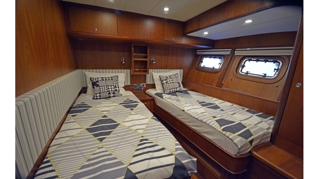 Classic Trawler Yacht 2 (4)