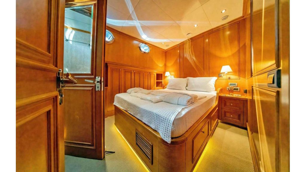 5 Cabins Mahogany Gulet (19)