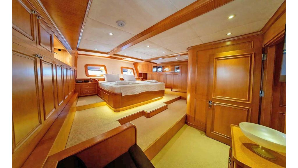 5 Cabins Mahogany Gulet (22)