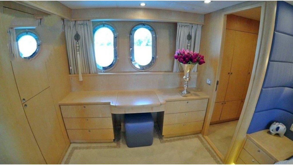 27m GRP Motor Yacht (12)