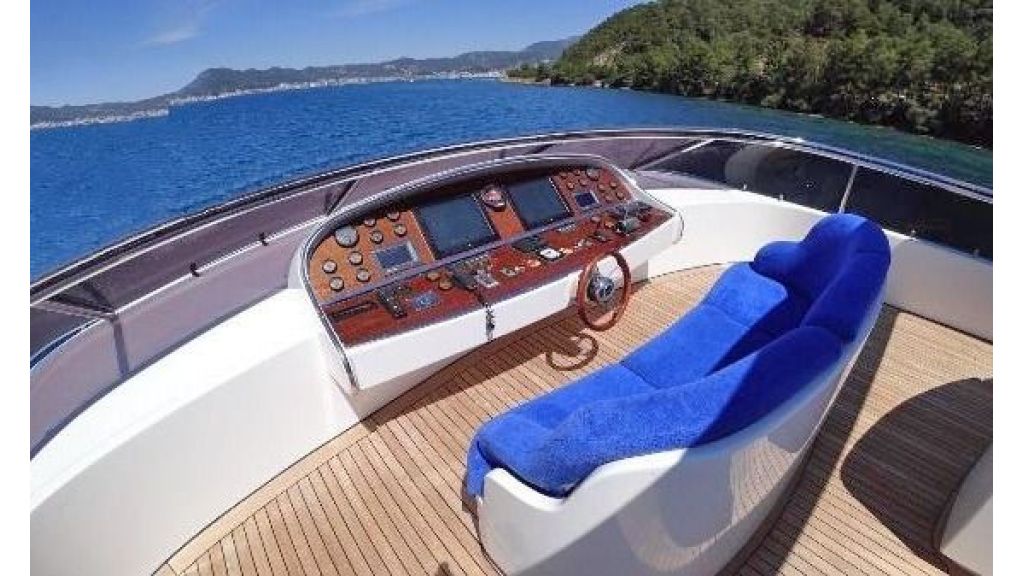 27m GRP Motor Yacht (4)