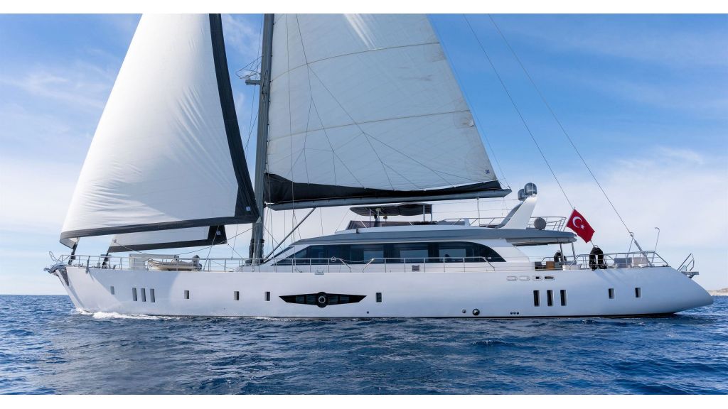 New Style Sailing Yacht (01)