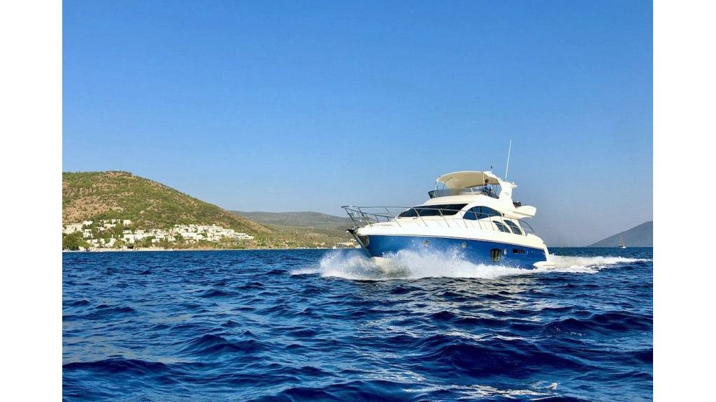 Cosmos Motor Yacht (5)