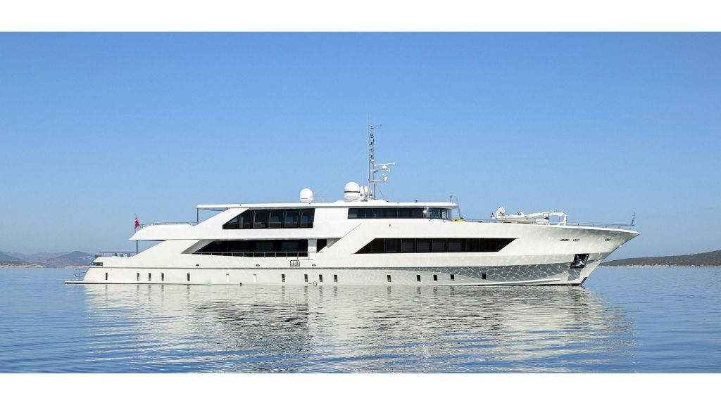 Vetro Motor Yacht for Sale (65)