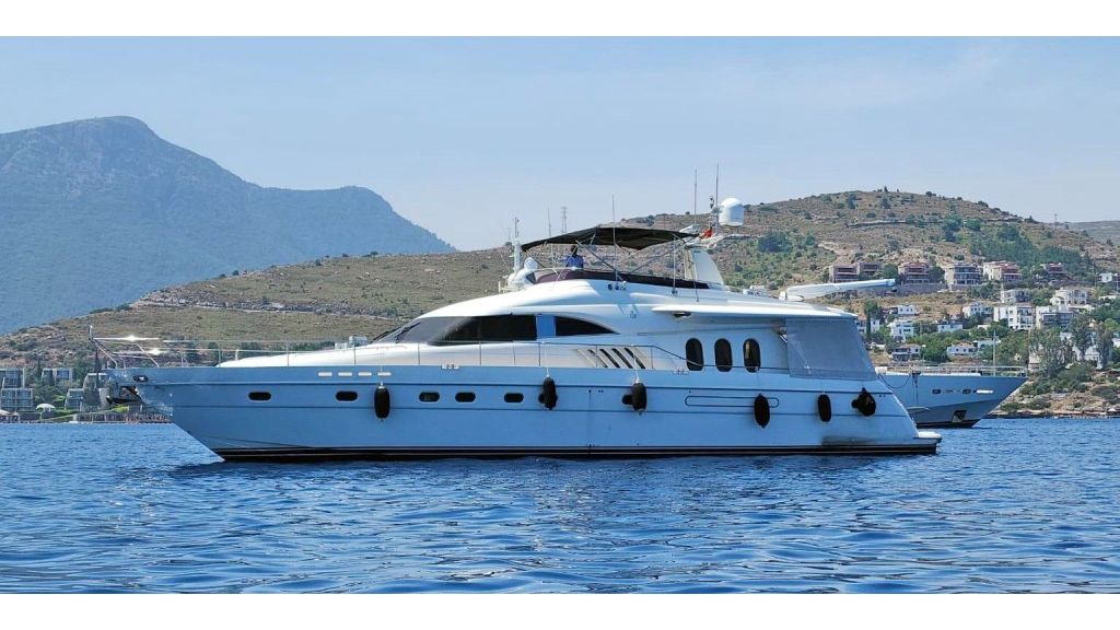 The Pearl Motor Yacht (1)