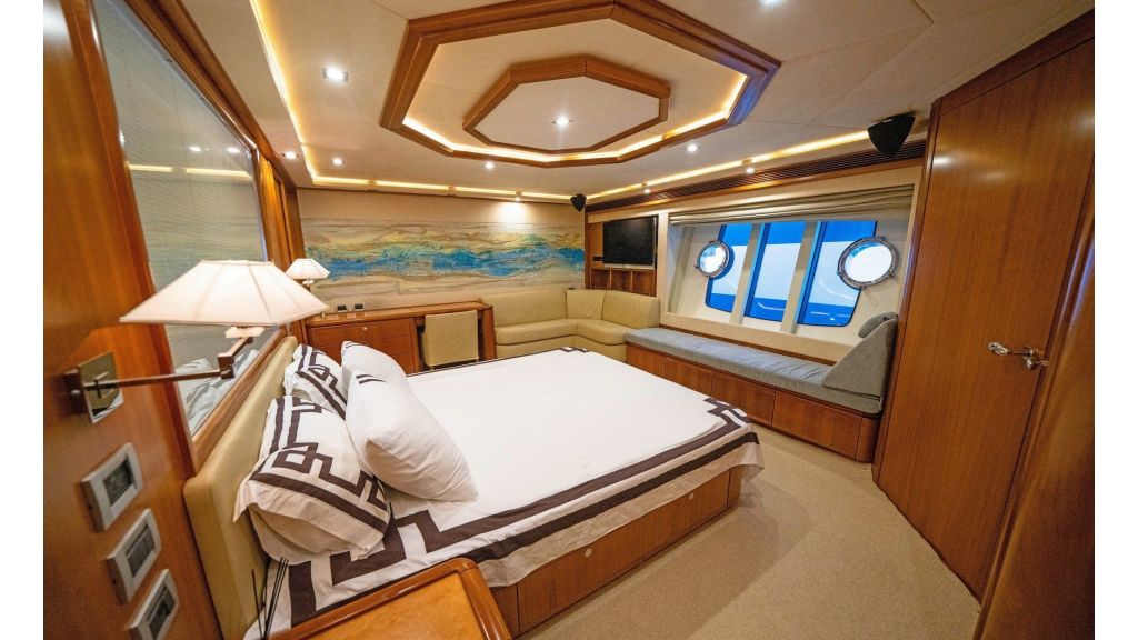 Ferretti 810 (26)