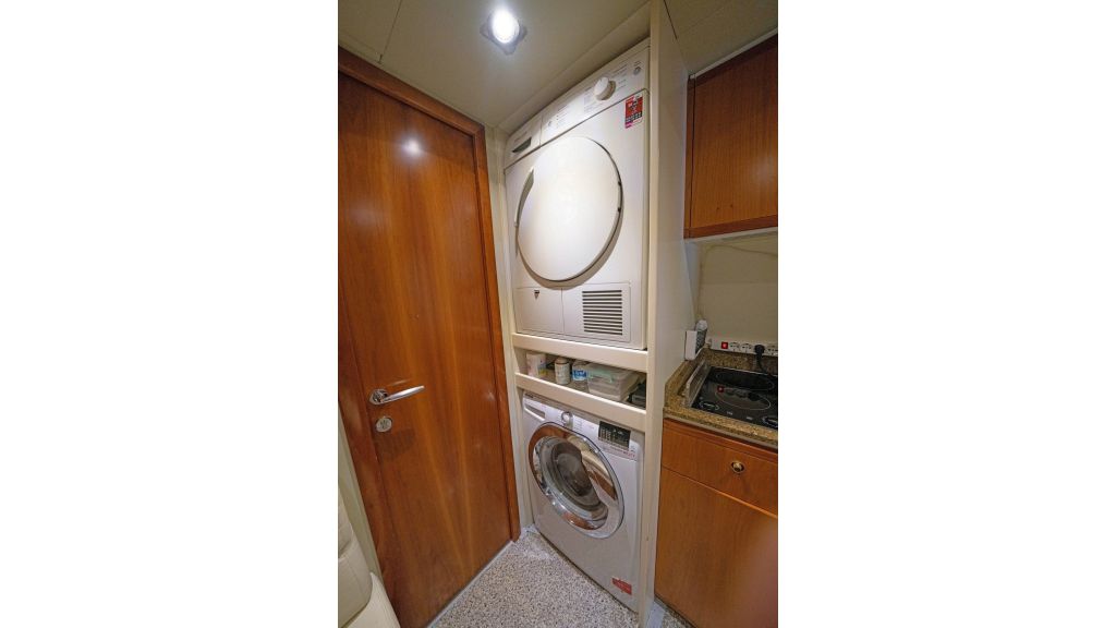 Ferretti 810 (93)