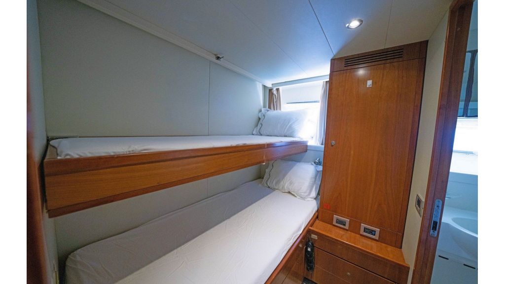 Ferretti 810 (95)