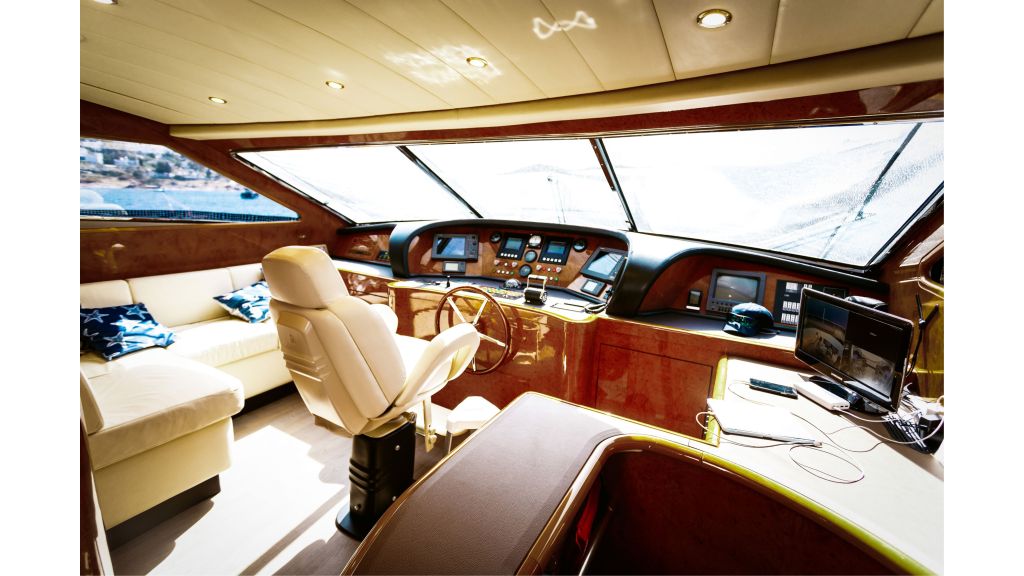 Leopard Motor Yacht (12)