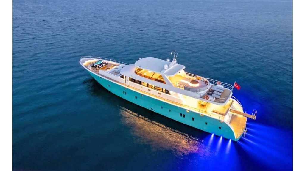 40m Motor Yacht (01)