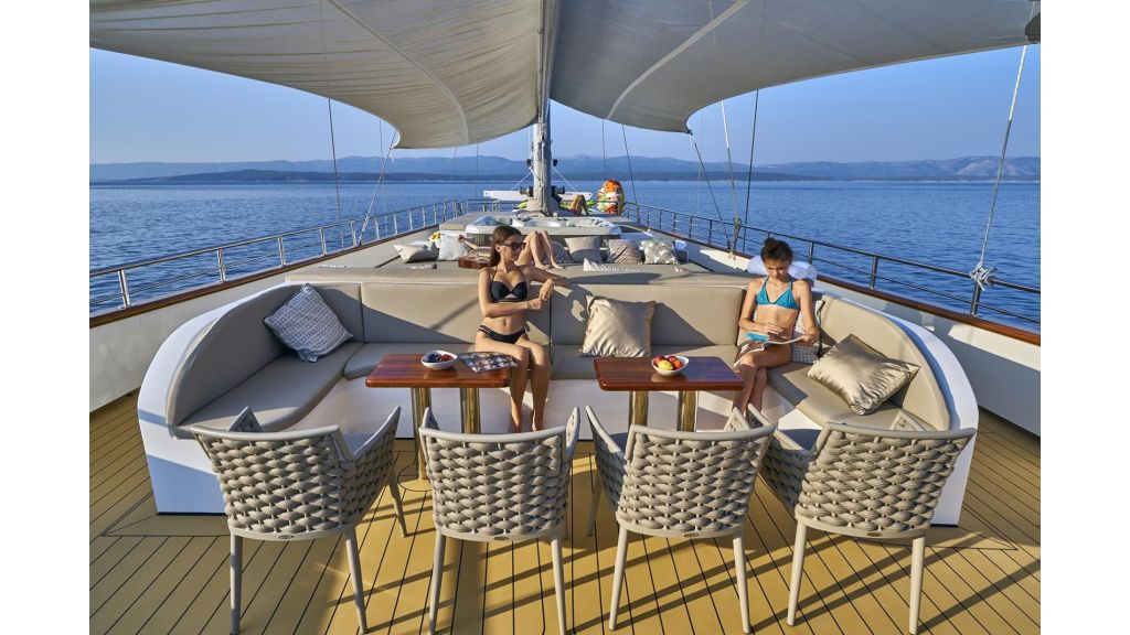 Luxury Sailing Yacht Dalmatino (30)