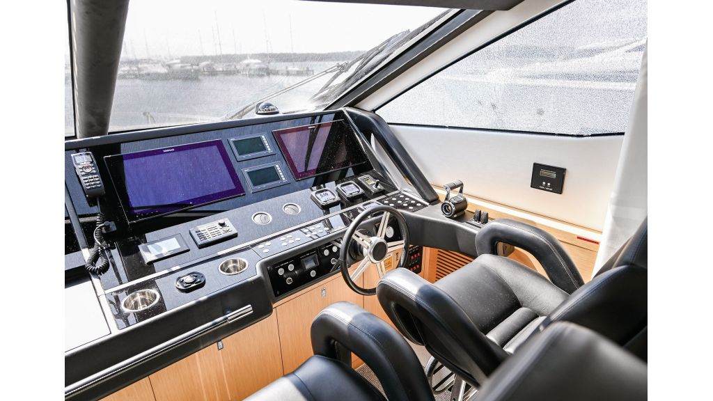 Sunseeker 75 Motor Yacht (28)