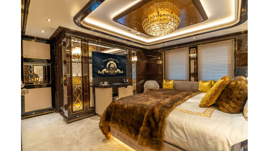 Leona Super Yacht (014)