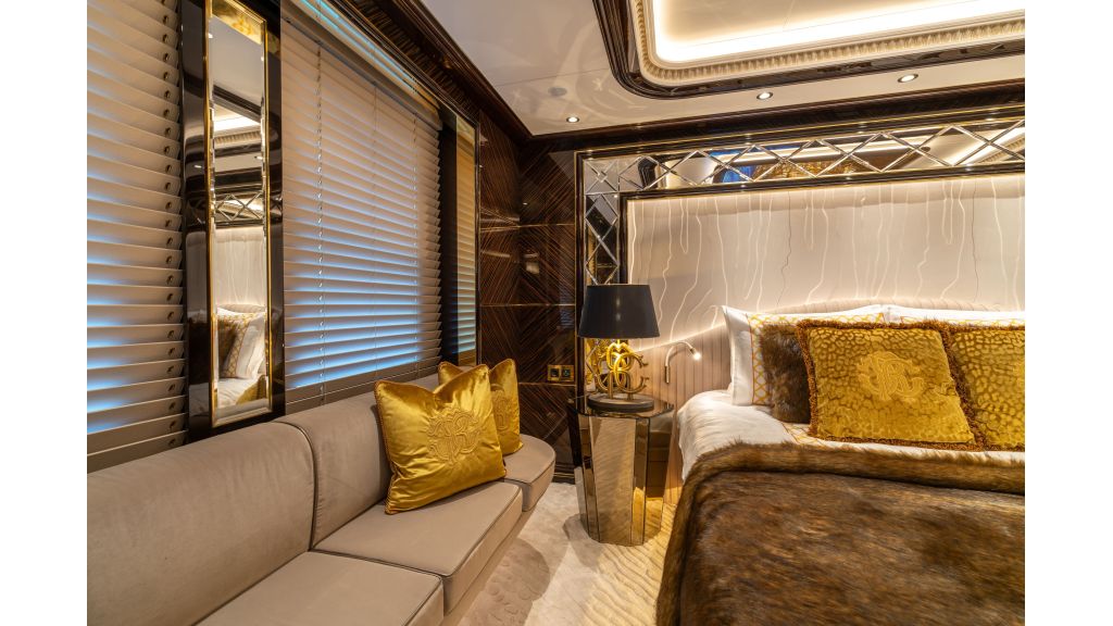 Leona Super Yacht (043)