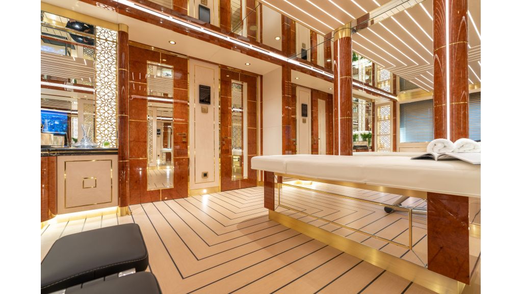 Leona Super Yacht (054)