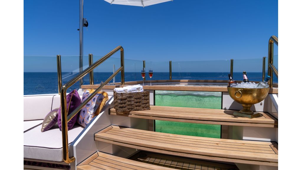 Leona Super Yacht (058)