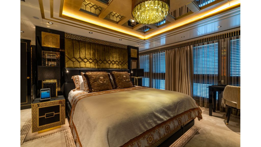 Leona Super Yacht (075)