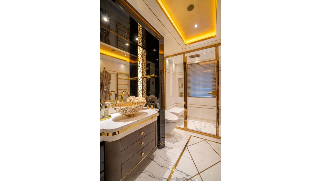 Leona Super Yacht (078)