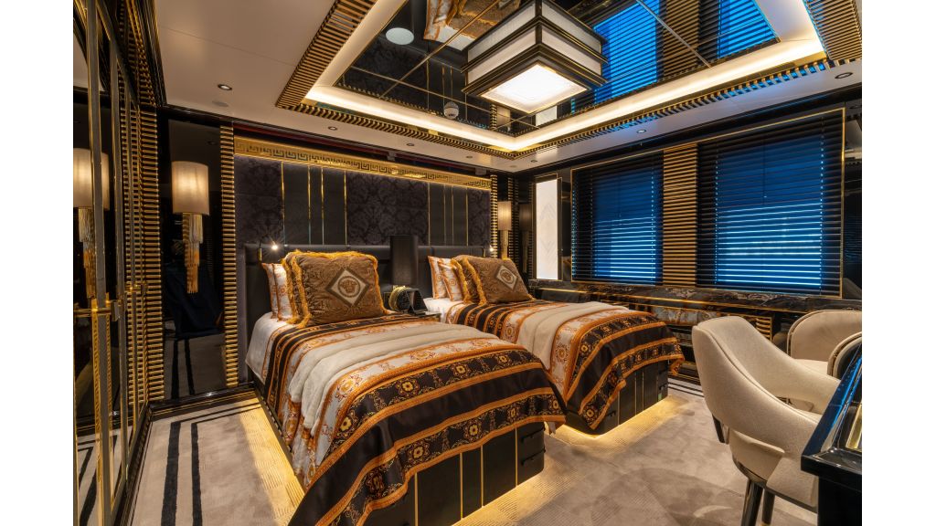 Leona Super Yacht (079)