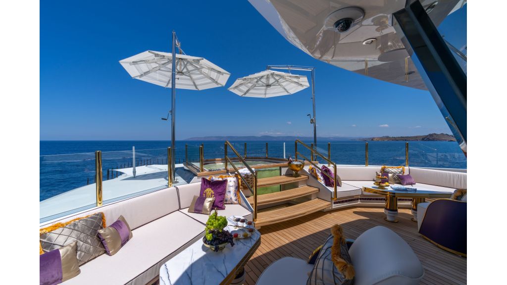 Leona Super Yacht (095)