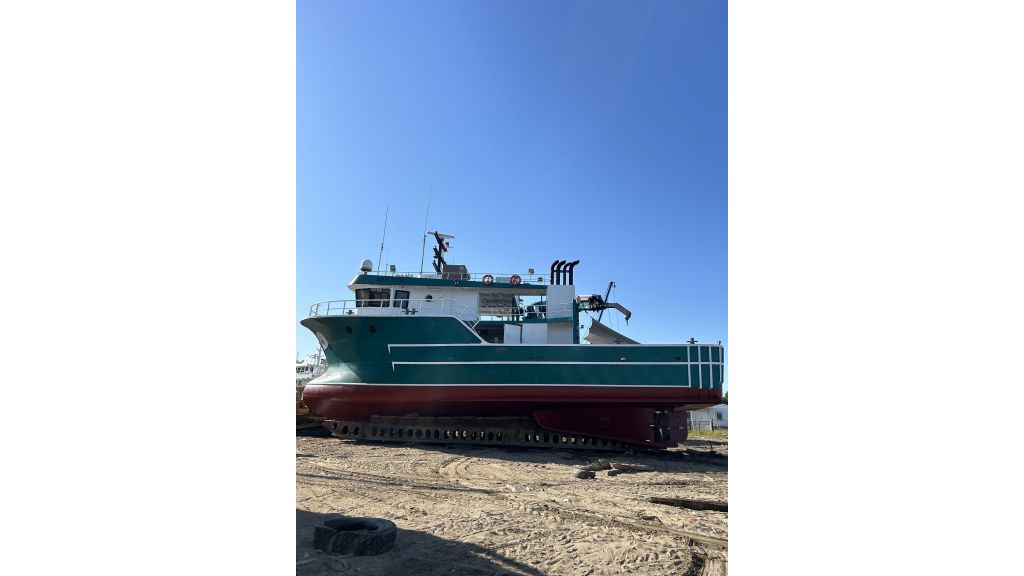 24M FISHING VESSEL (01)