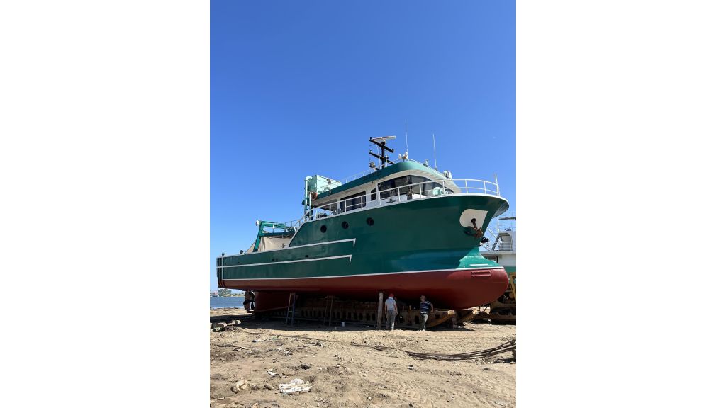 24M FISHING VESSEL (02)