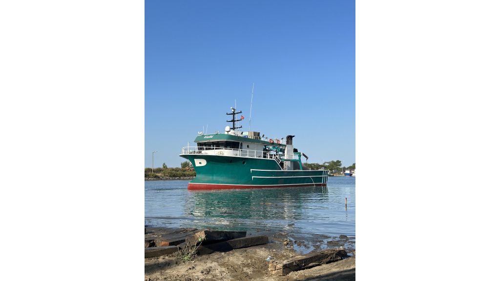 24M FISHING VESSEL (03)