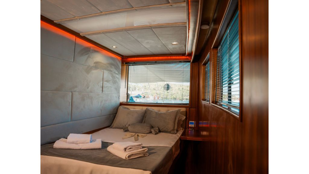 Oggusto Trawler (503)