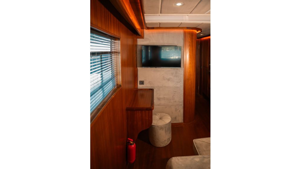 Oggusto Trawler (504)