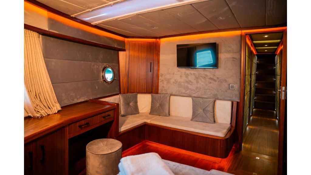 Oggusto Trawler (506)