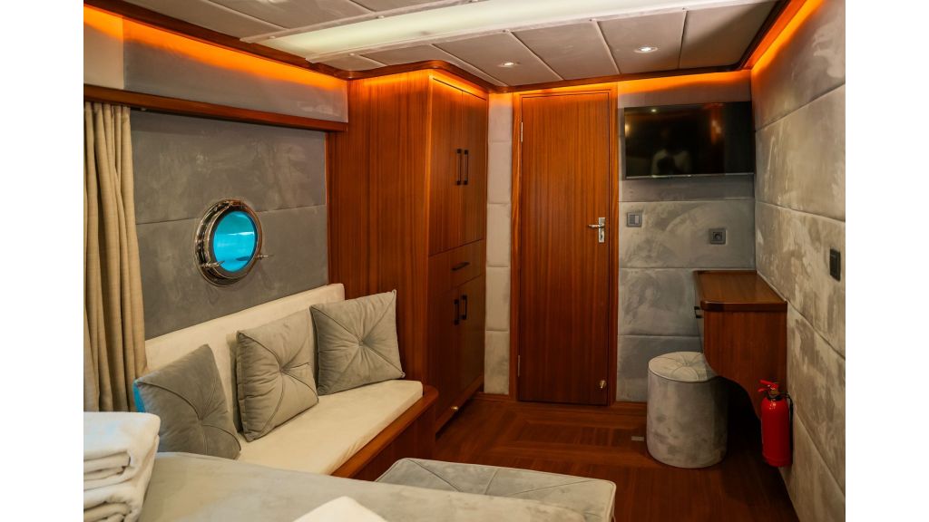 Oggusto Trawler (513)