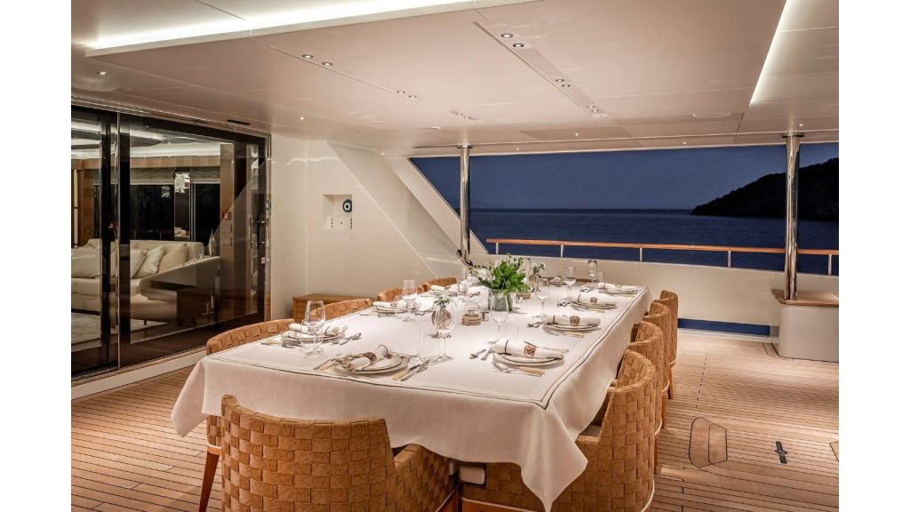 Sunrise Motoryacht (23)