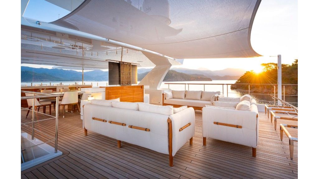 Sunrise Motoryacht (27)