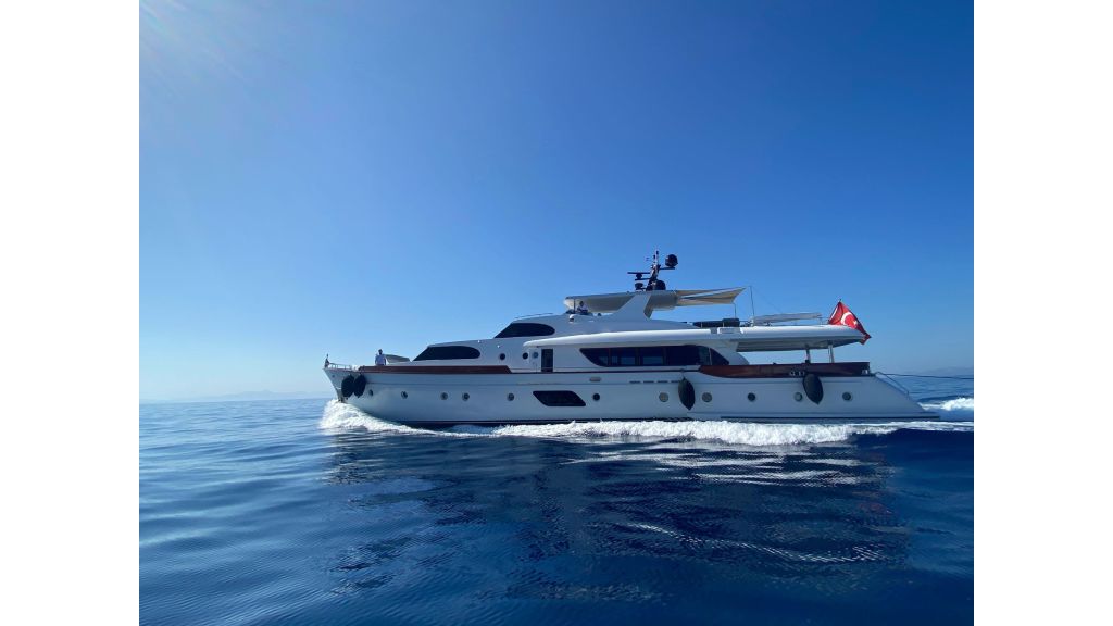 Custom Build 34M Motor Yacht master (48)