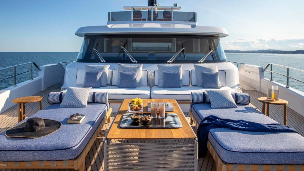 Feretti Custom Line Navetta 30 (06)