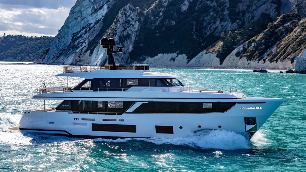 Feretti Custom Line Navetta 30 (14)