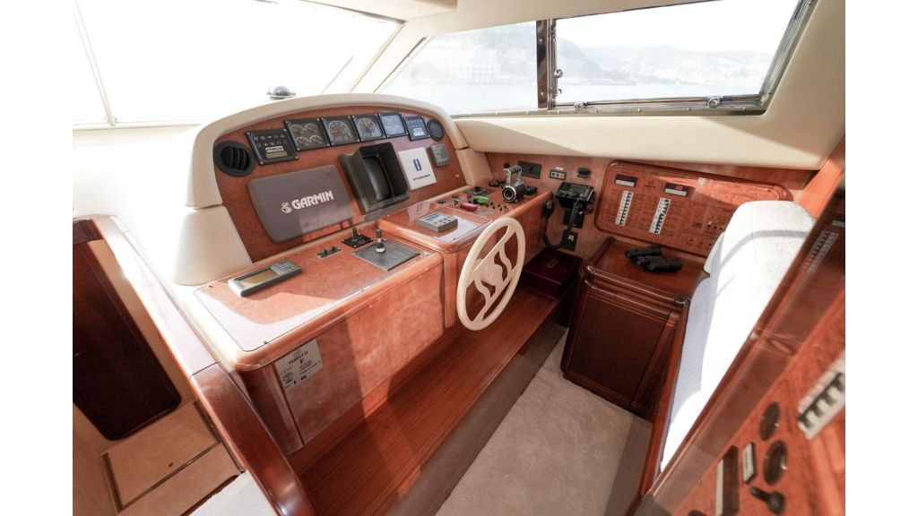 FERRETTI 80 (10)