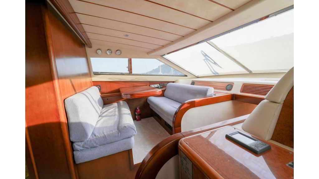 FERRETTI 80 (12)